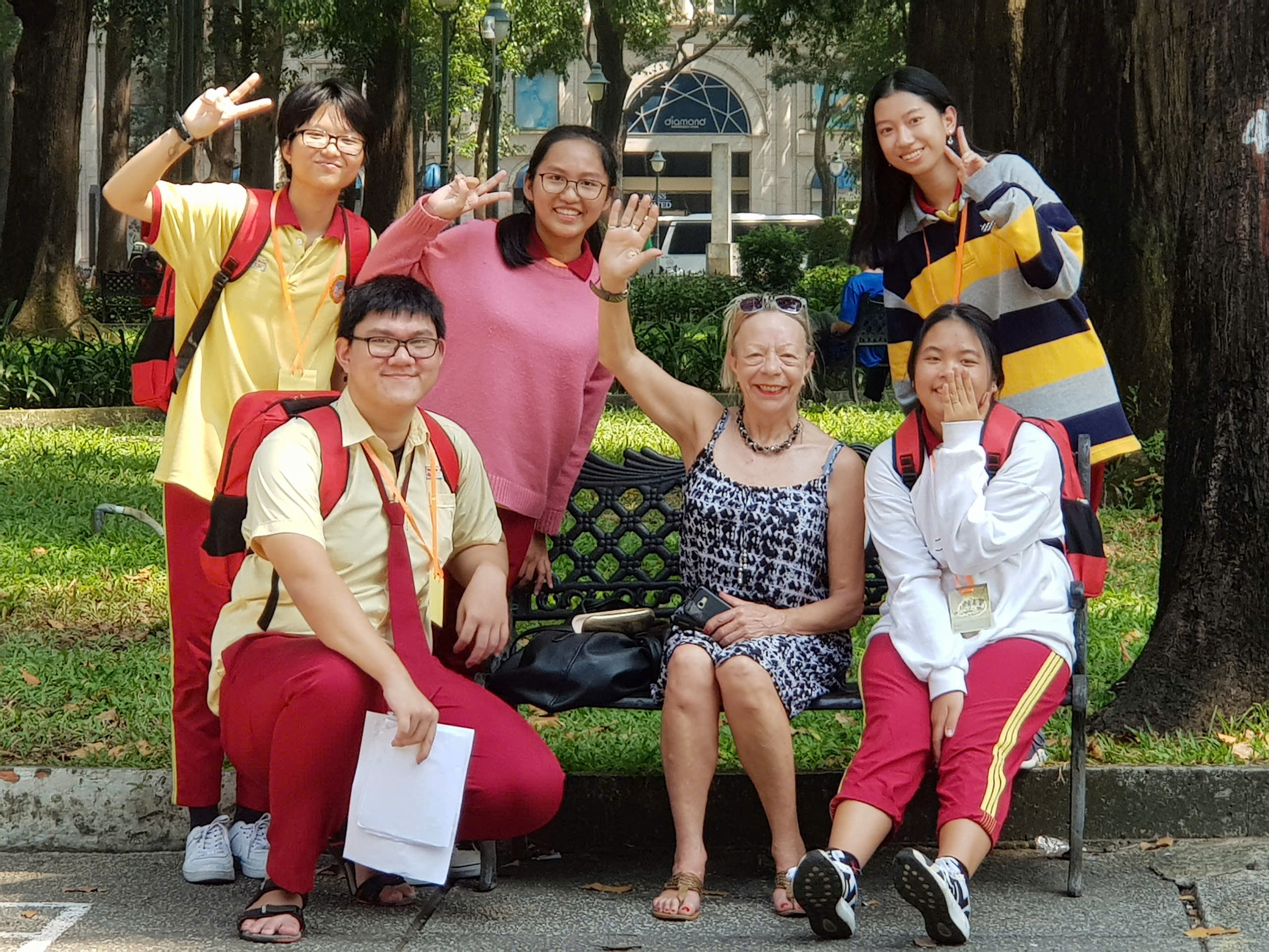 Giao tiếp với người nước ngoàingoài - Thành Nhân 3