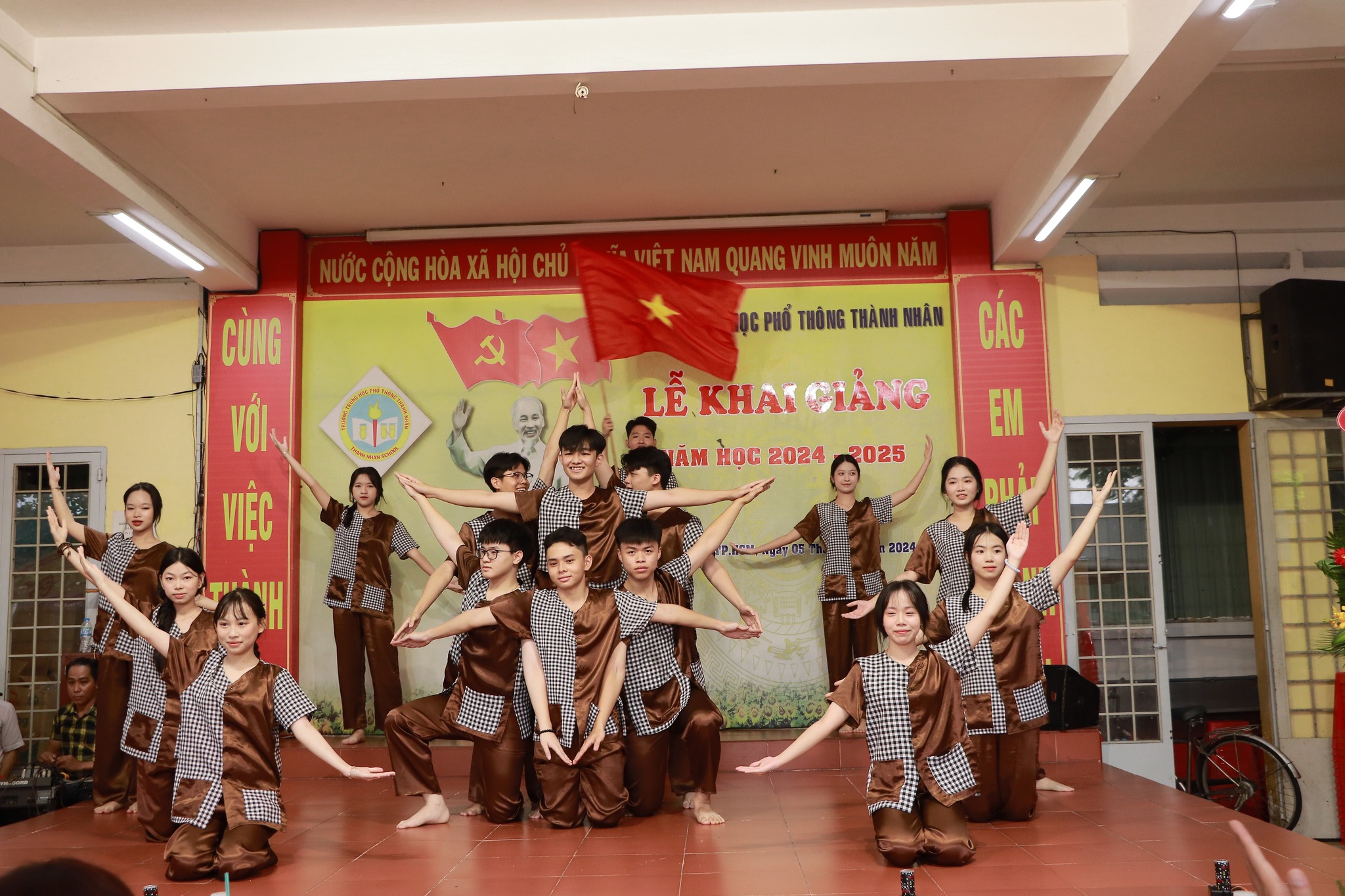 Lịch Sử - Hình Thành - Thành Nhân 5